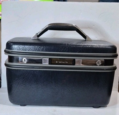 Astuccio trucco treno sagoma